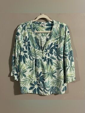$6💚Bundled Anne Carson Shirt